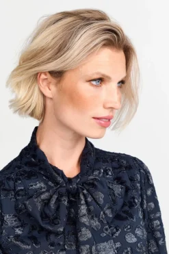 Bluse Mit Schleifenkragen