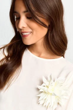 Brosche Mit Blütenblättern