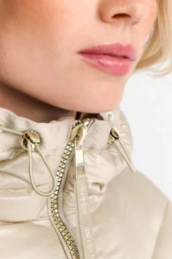 Glänzende Steppjacke