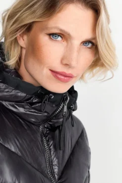 Glänzende Steppjacke