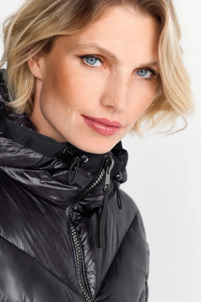 Glänzende Steppjacke