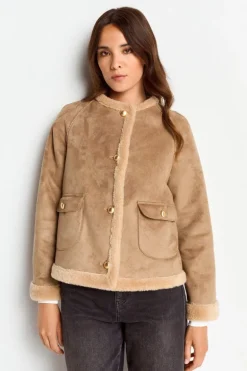 Kurze Jacke In Wildlederoptik