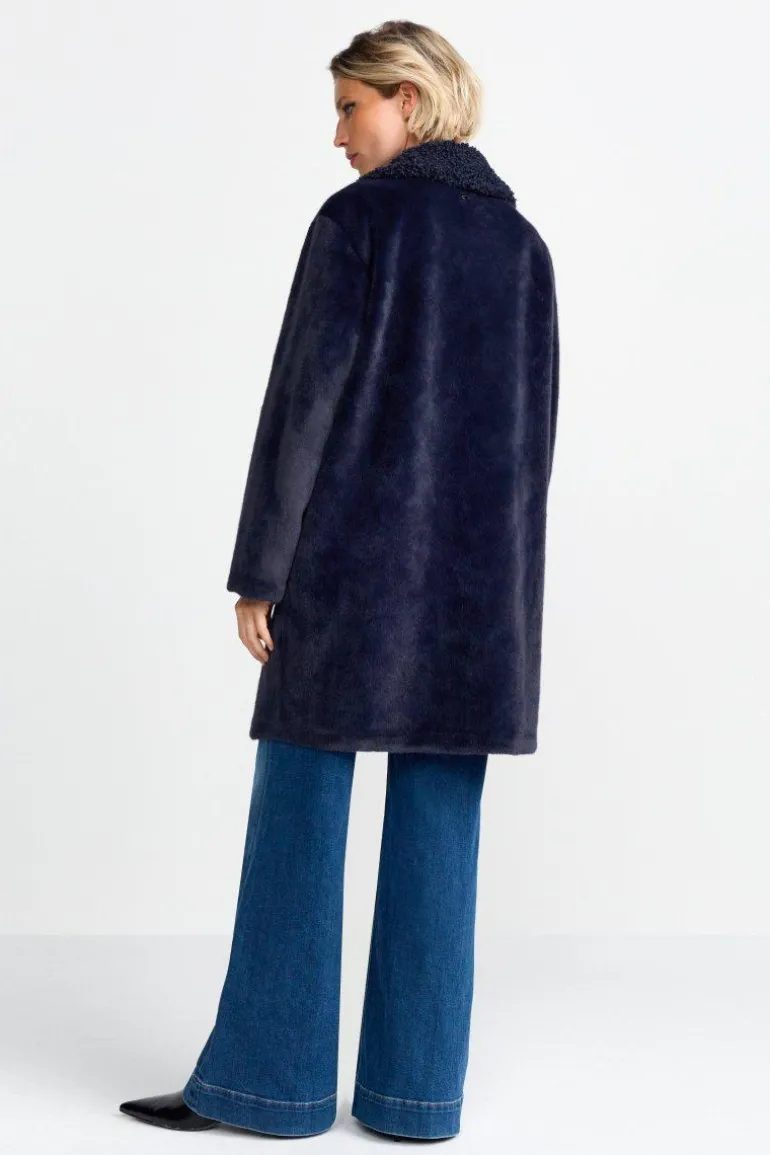 Mantel Aus Weichem Fake Fur