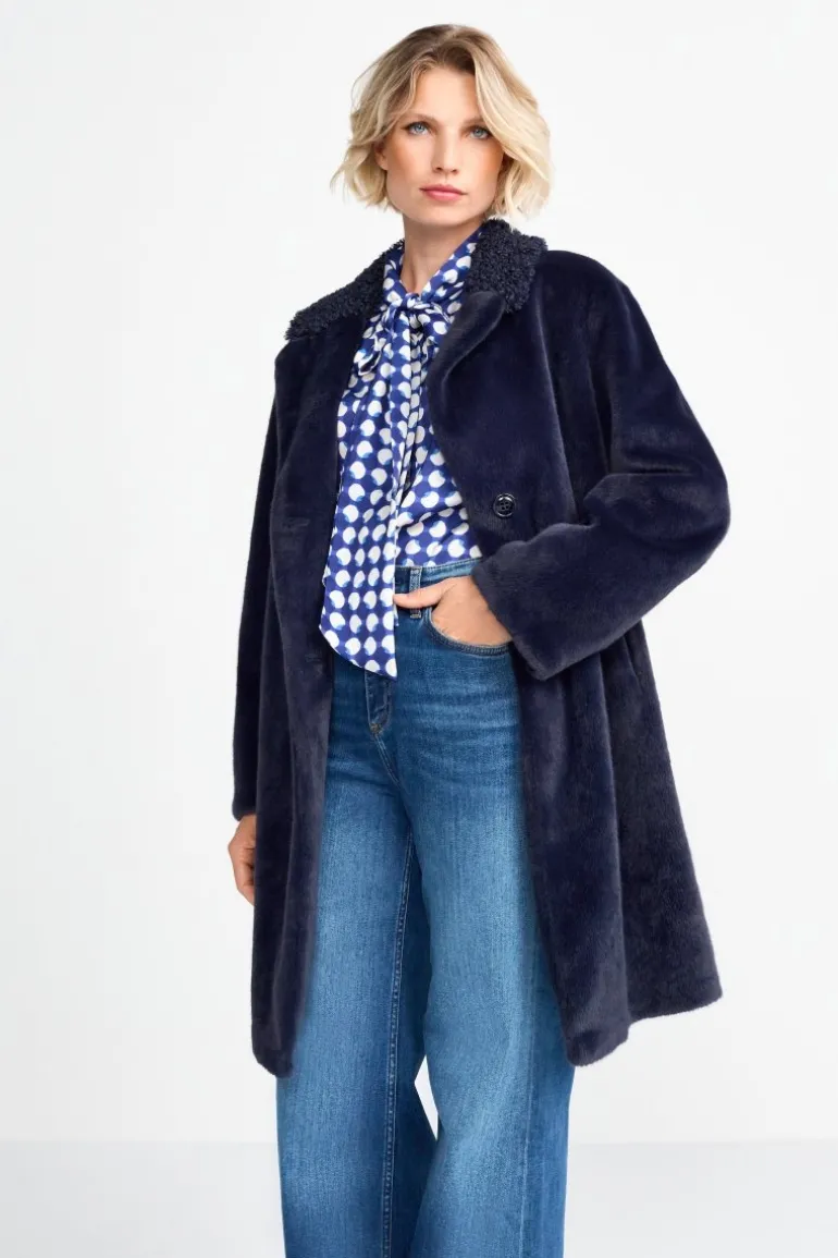 Mantel Aus Weichem Fake Fur