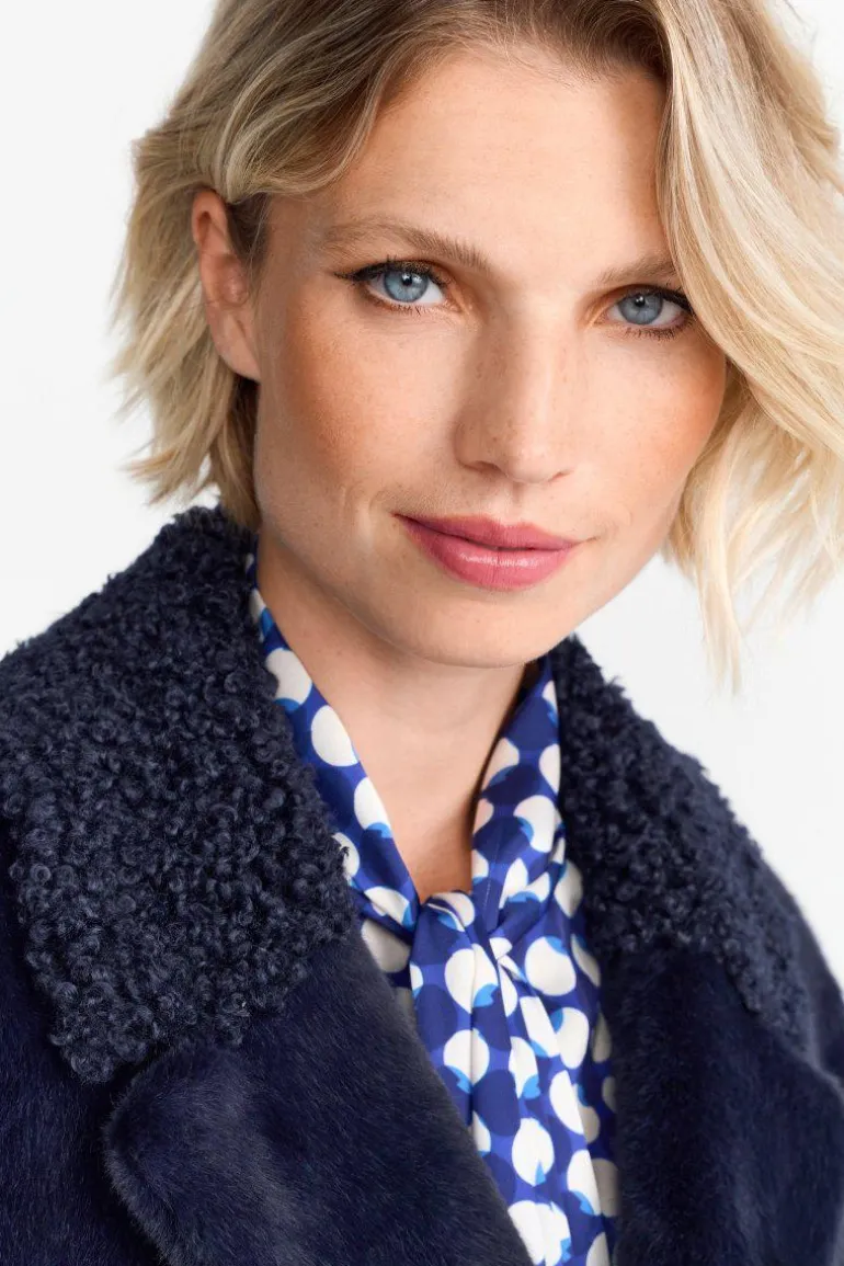 Mantel Aus Weichem Fake Fur